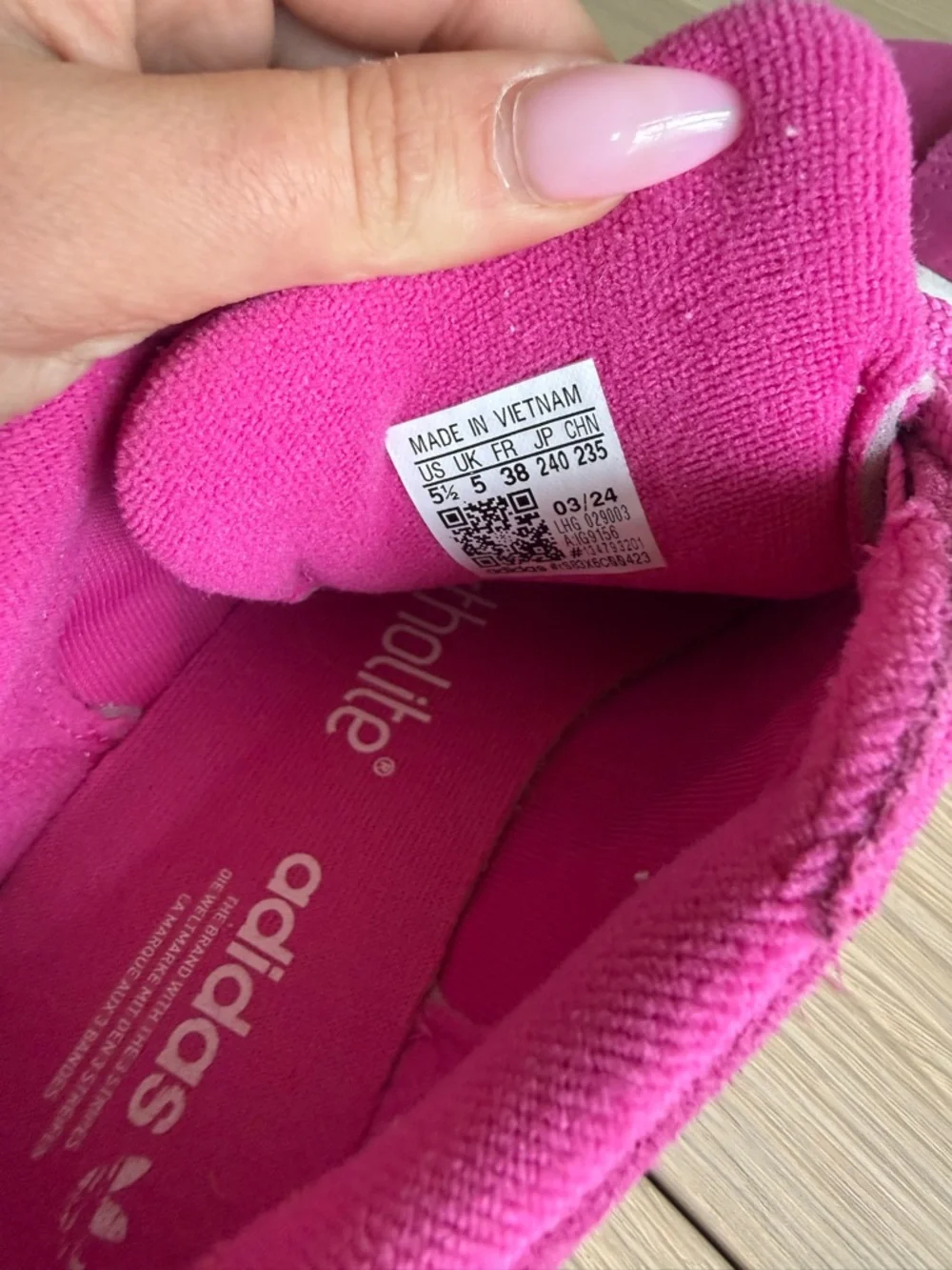 adidas Campus Sneakers in Magenta & White - Picture 5 of 6